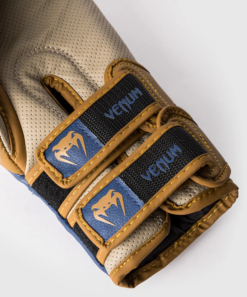Venum Reverso Boxing Gloves - Camel / Royal Blue original