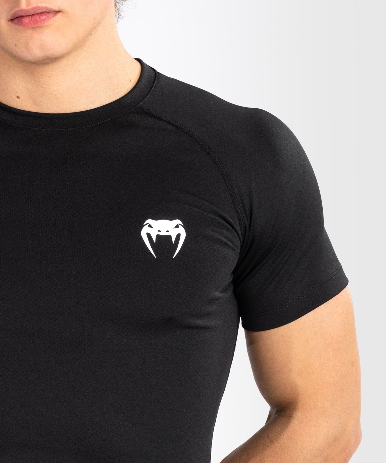 Venum Contender Short Sleeve Rashguard Black photo