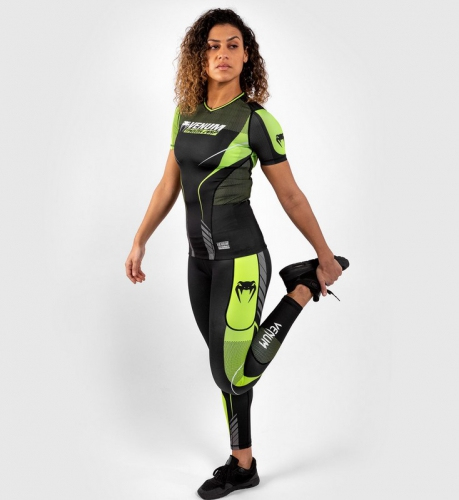 Женский рашгард Venum Training Camp 3.0 Women Rashguards Short Sleeves фото
