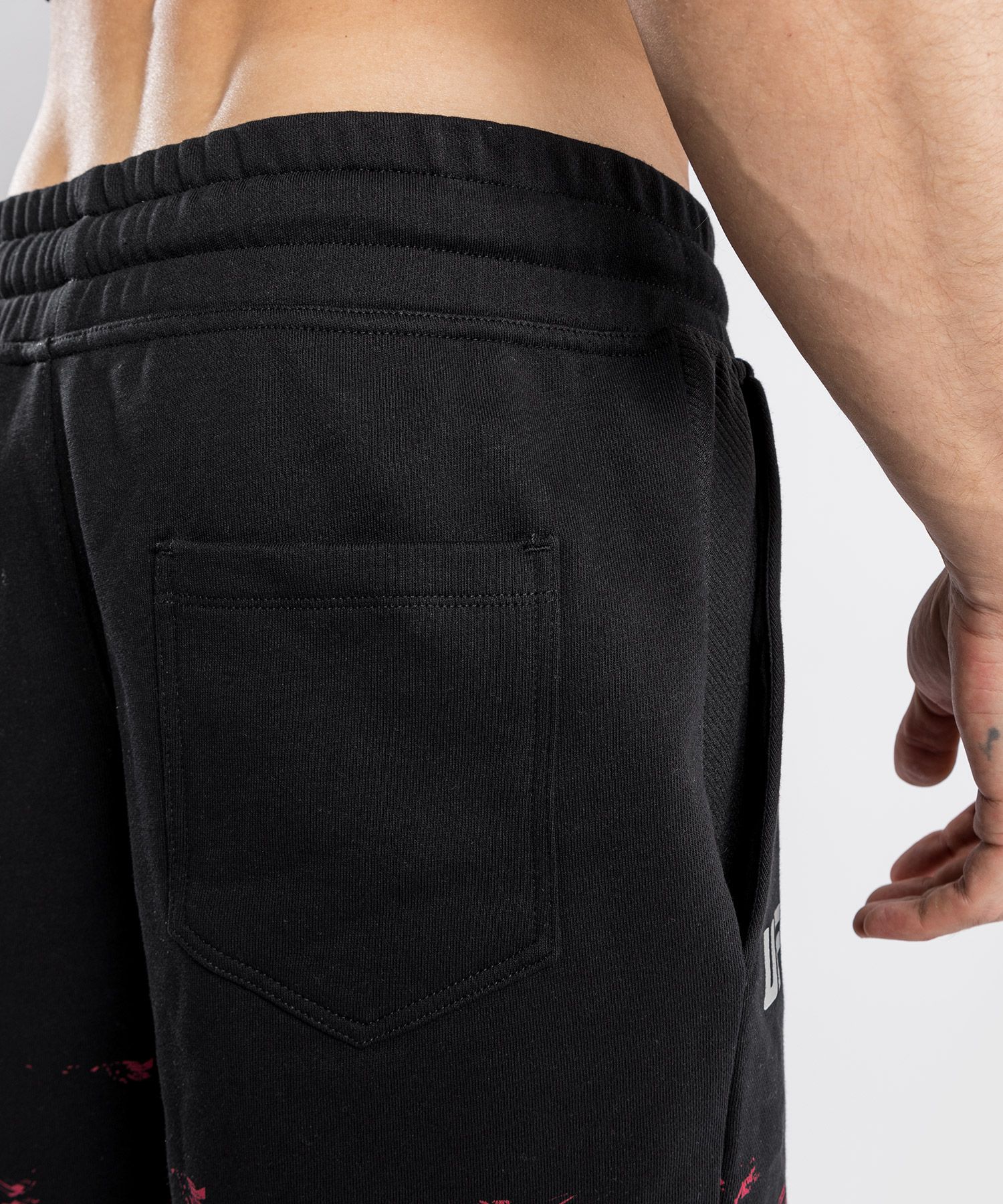 Спортивные шорты Venum UFC Authentic Fight Week Men’s 2.0 Black Red где купить