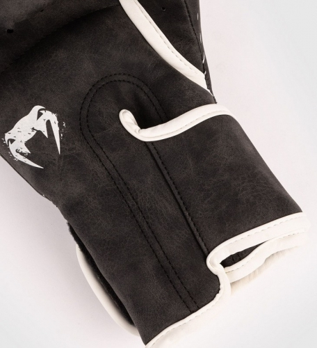 Venum GLDTR 4.0 boxing gloves size