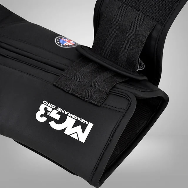 Боксерські рукавиці RDX F-17 Aura Plus Boxing Gloves Black Red оригінал