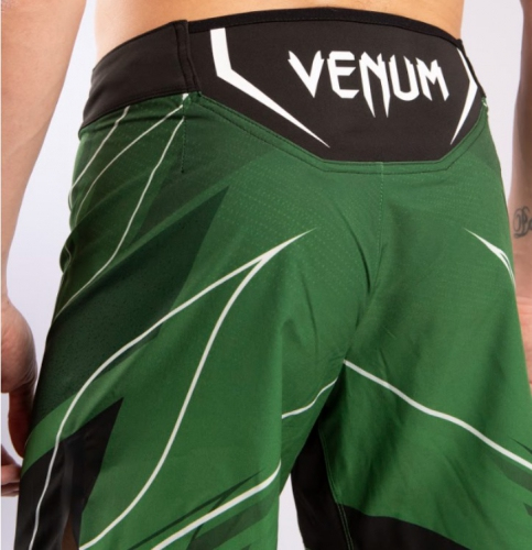 Легкие шорты для ММА Venum Authentic UFC FightNight Short Fit Pro Line Green фото