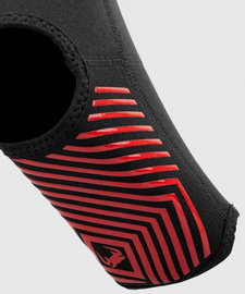 Защита голеностопа Venum Kontact Evo Foot Grips Black Red, Фото № 4