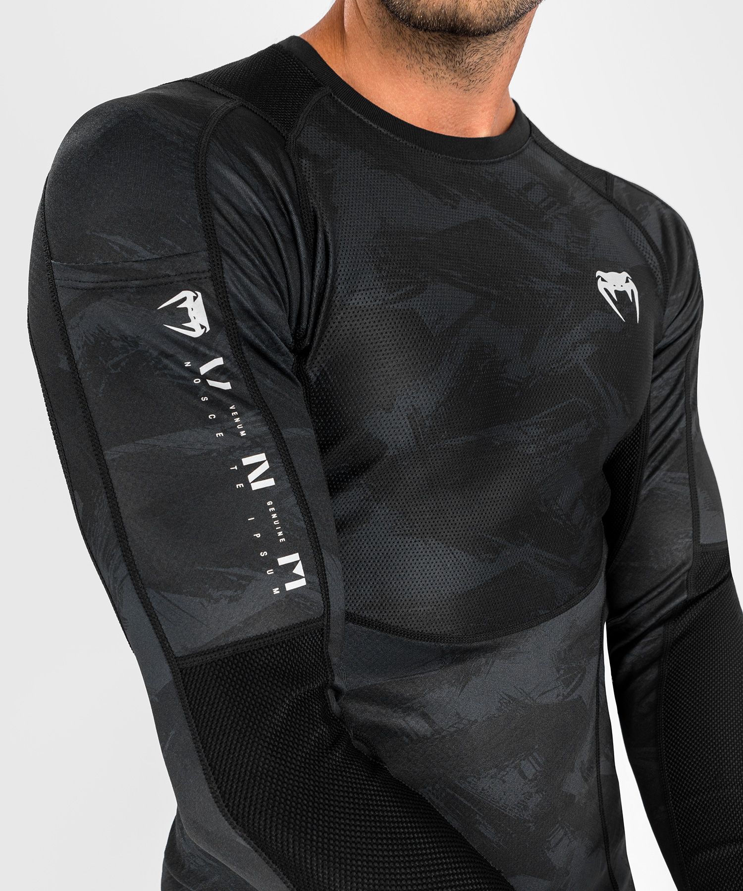 Компрессионный рашгард Venum Electron 3.0 Rashguard Long Sleeves Black фото