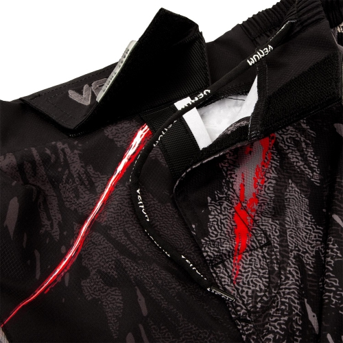 MMA shorts Venum Grizzli Fightshorts Black size