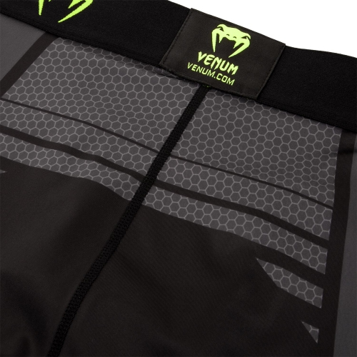 Компресійні шорти Venum Technical 2.0 Compression Shorts Black Yellow розмір