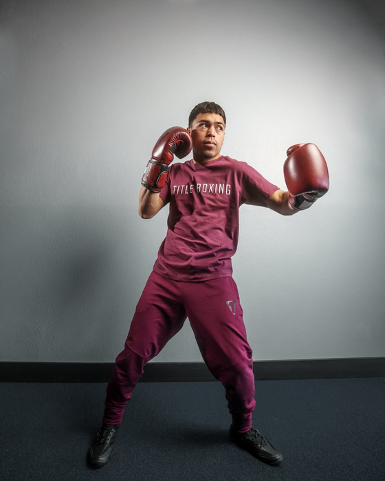 Снарядные перчатки TIitle Boxing Blood Red Leather Bag Gloves оригинал