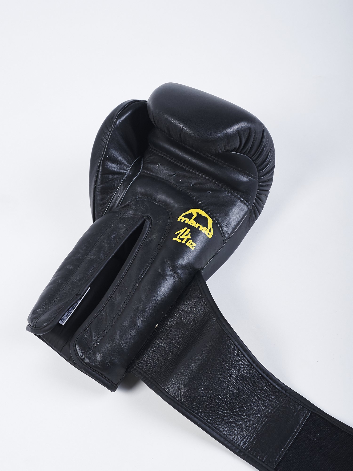 Boxing gloves MANTO Boxing Gloves Panther photo