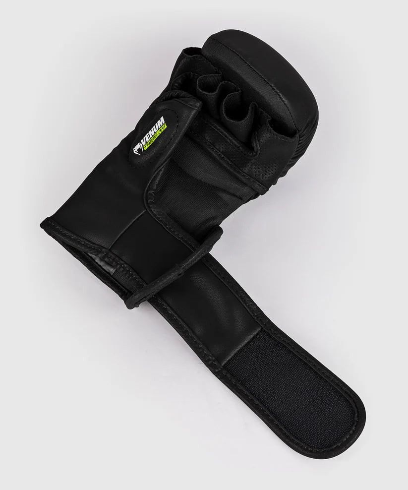  Рукавиці для MMA Venum Training Camp 4,0 Sparring Gloves - Black/Neon Green фото