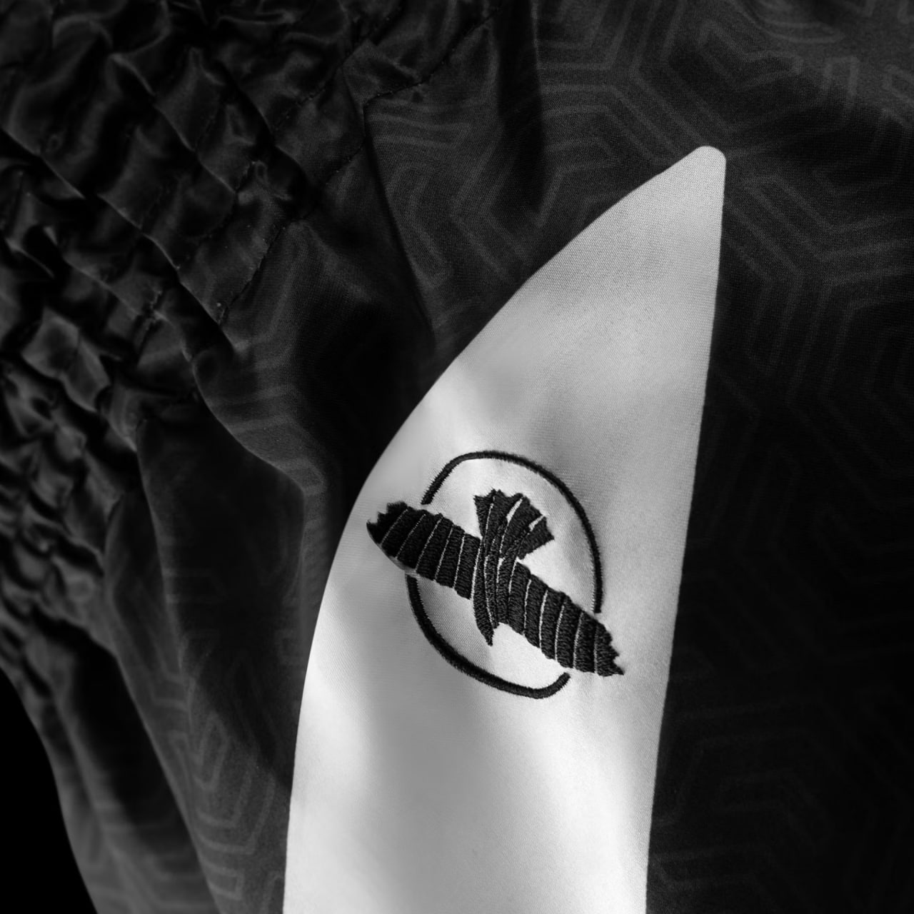 Шорти для тайського боксу Hayabusa Core Muay Thai Shorts Black фото