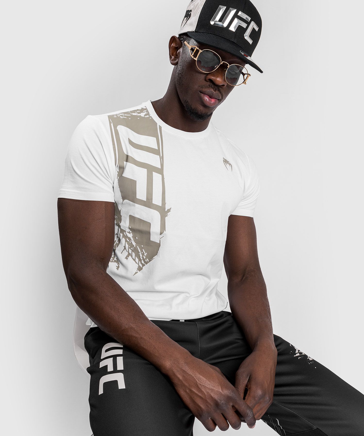 Футболка Venum UFC Authentic Fight Week Men’s 2.0 White цена