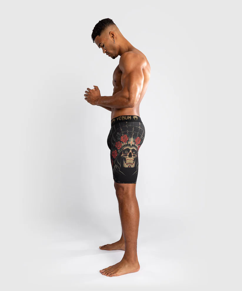 Компрессионные шорты Venum Santa Muerte 5.0 Men’s Vale Tudo Shorts Deep Black Gold цена