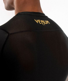 Рашгард с коротким рукавом Venum G-Fit Short Sleeves Rashguard Black Gold, Фото № 6
