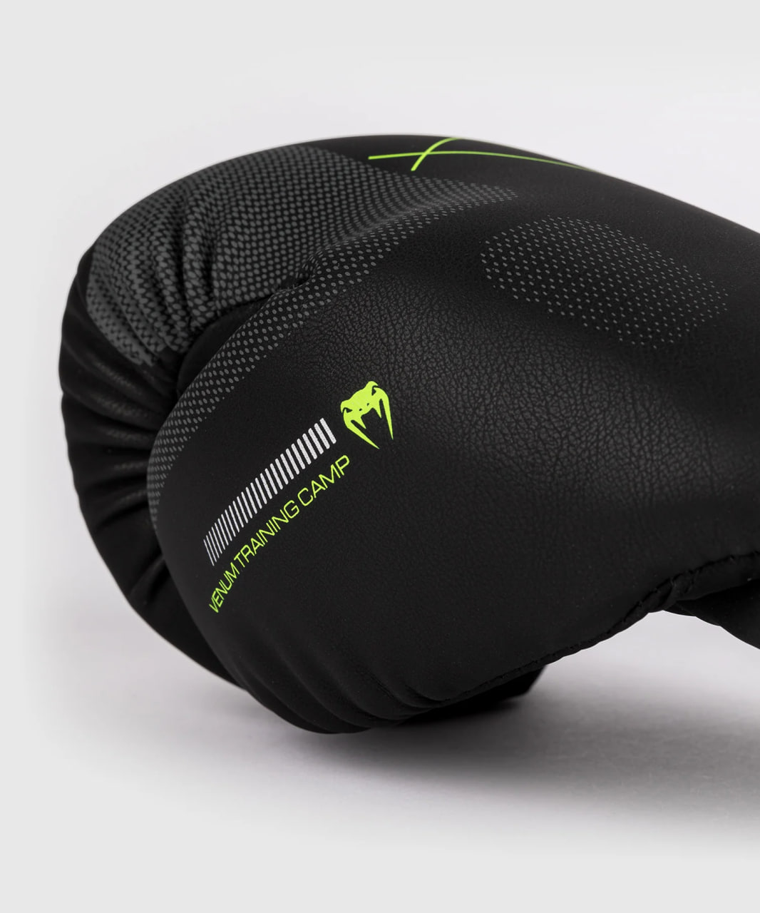 Боксерські рукавиці Venum Training Camp 4.0 Boxing Gloves - Black/Neon Green фото