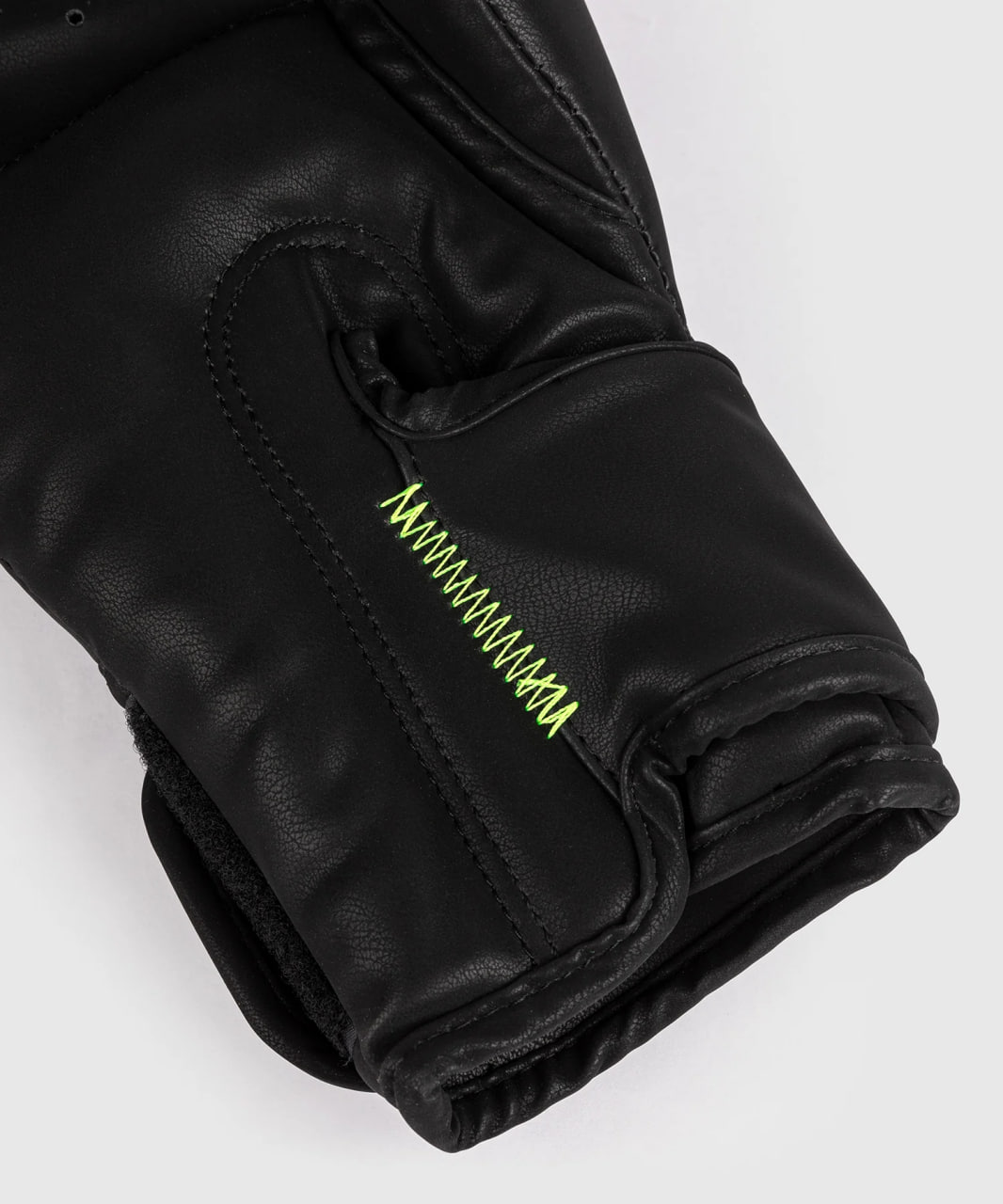 Боксерські рукавиці Venum Training Camp 4.0 Boxing Gloves - Black/Neon Green оригінал