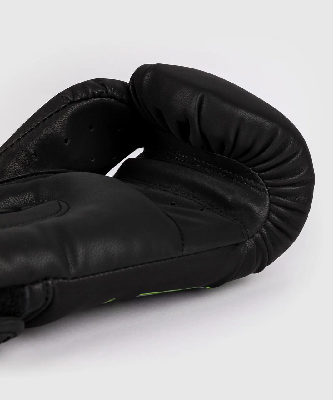 Боксерські рукавиці Venum Training Camp 4.0 Boxing Gloves - Black/Neon Green розмір