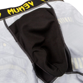 Компрессионные шорты Venum Snaker Vale Tudo Shorts Black Yellow, Фото № 8