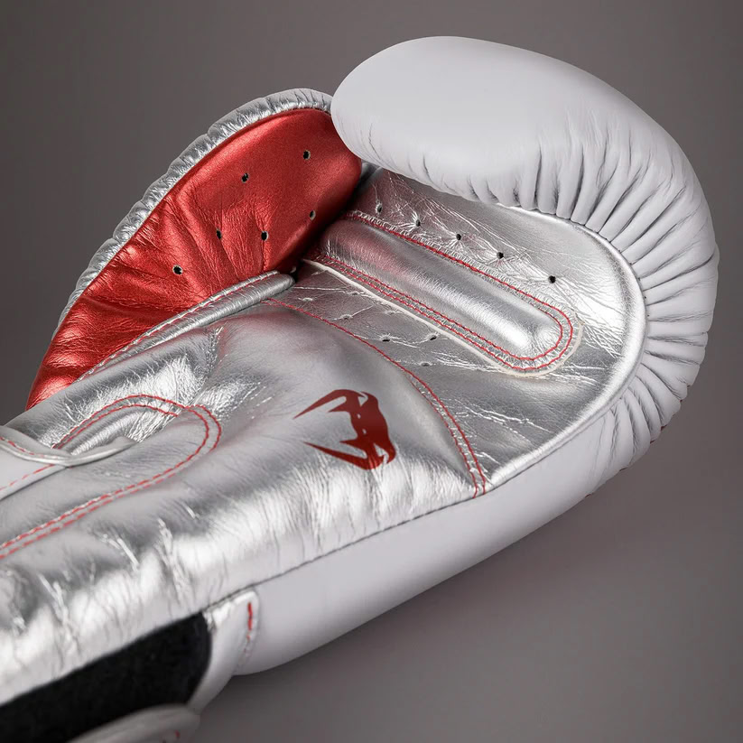 Боксерские перчатки Venum Giant 3.0 Boxing Gloves Red Silver  фото