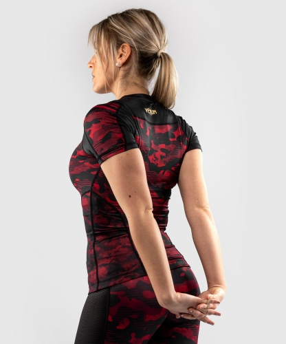 Женский рашгард Venum Defender Rashguard Short Sleeves Black Red фото