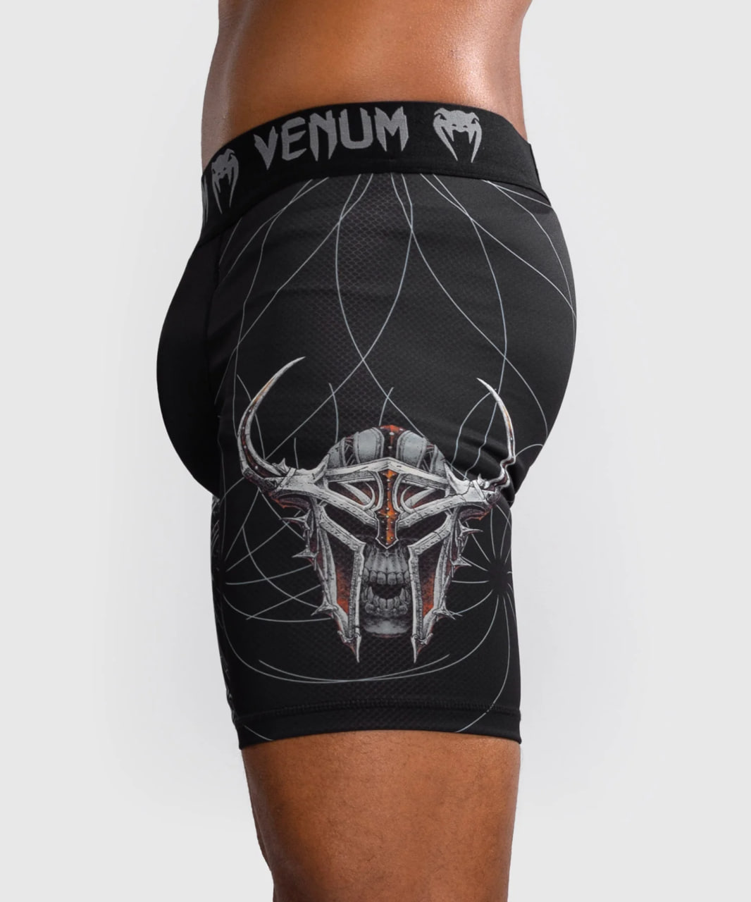 Компрессионные шорты Venum Gladiator 5.0 Mens Vale Tudo Shorts Black Silver размер