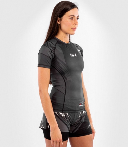 Жіночий рашгард з коротким рукавом Venum Authentic UFC FightNight Black фото