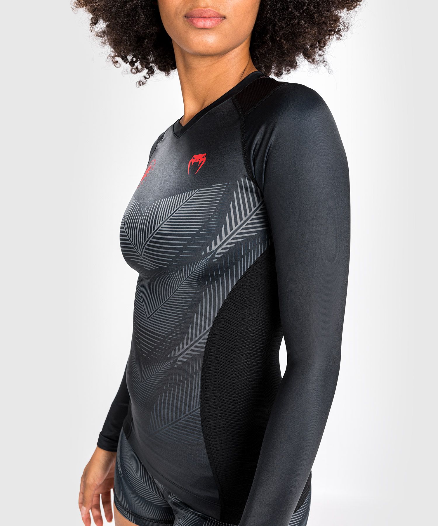 Жіночий рашгард Venum Phantom Rashguard Long Sleeves For Women Black Red фото