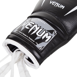 Боксерські рукавиці Venum Giant 3.0 Boxing Gloves With Laces Black, Фото № 4
