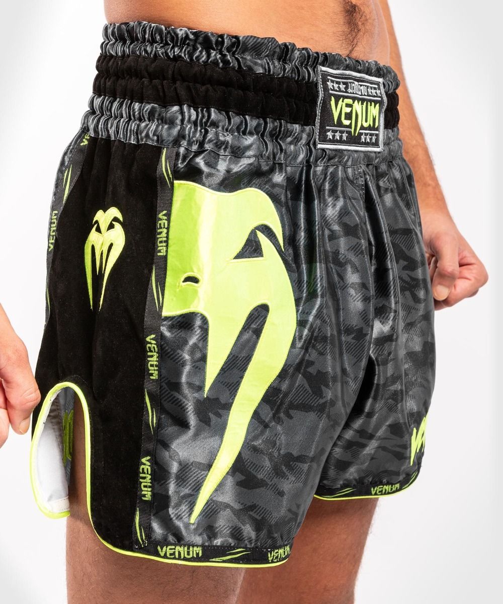 Шорти для тайського боксу Venum Giant Muay Thai Shorts Black Yellow ціна