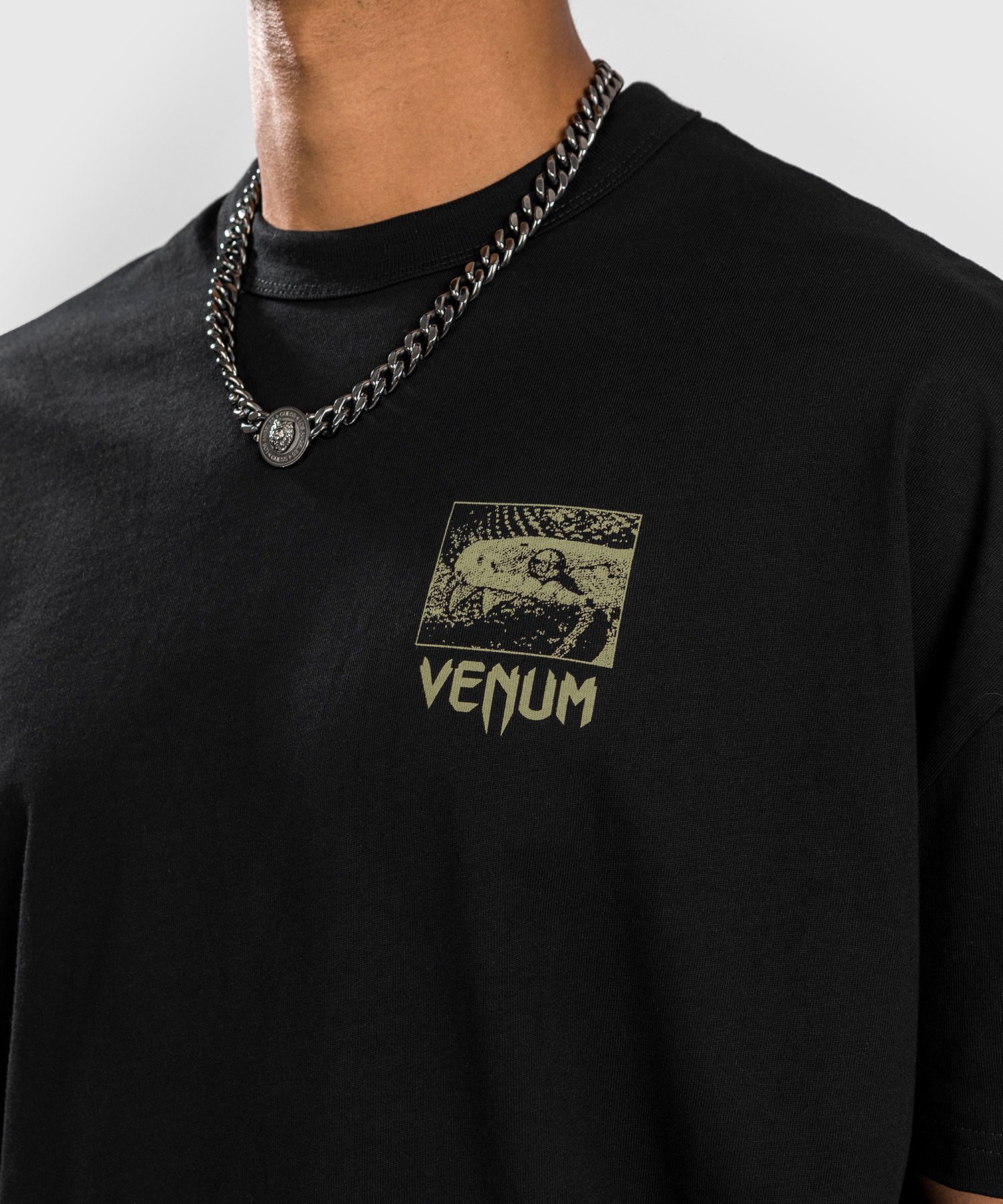 Футболка Venum Fangs T-Shirt Oversize Fit Black оригінал