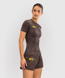 Жіночий рашгард UFC Venum FIGHT WEEK 4.0 Womens Short Sleeve Rashguards Dark Brown