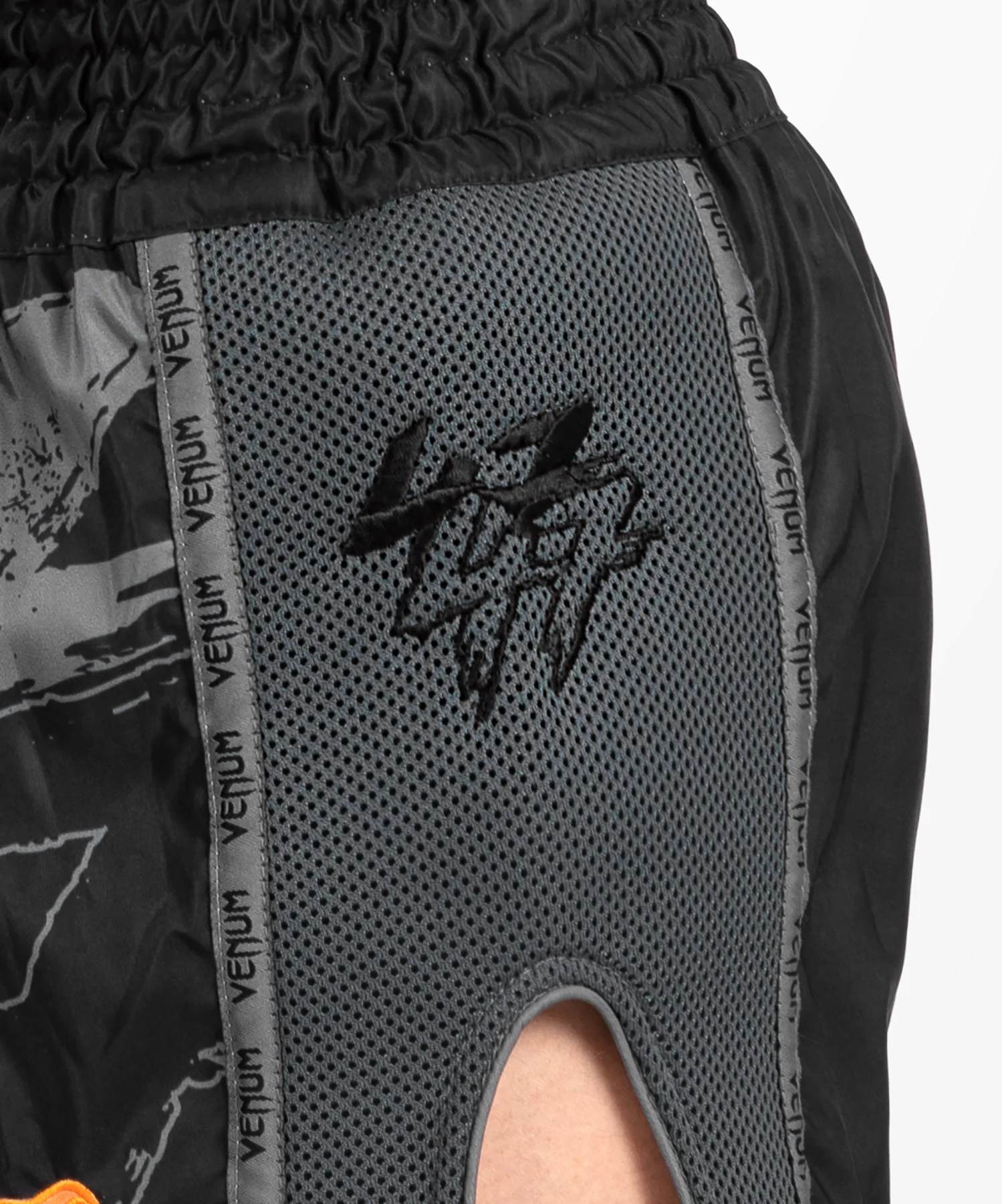 Шорты для тайского бокса Venum S47 Muay Thaï Short Black Orange  оригинал