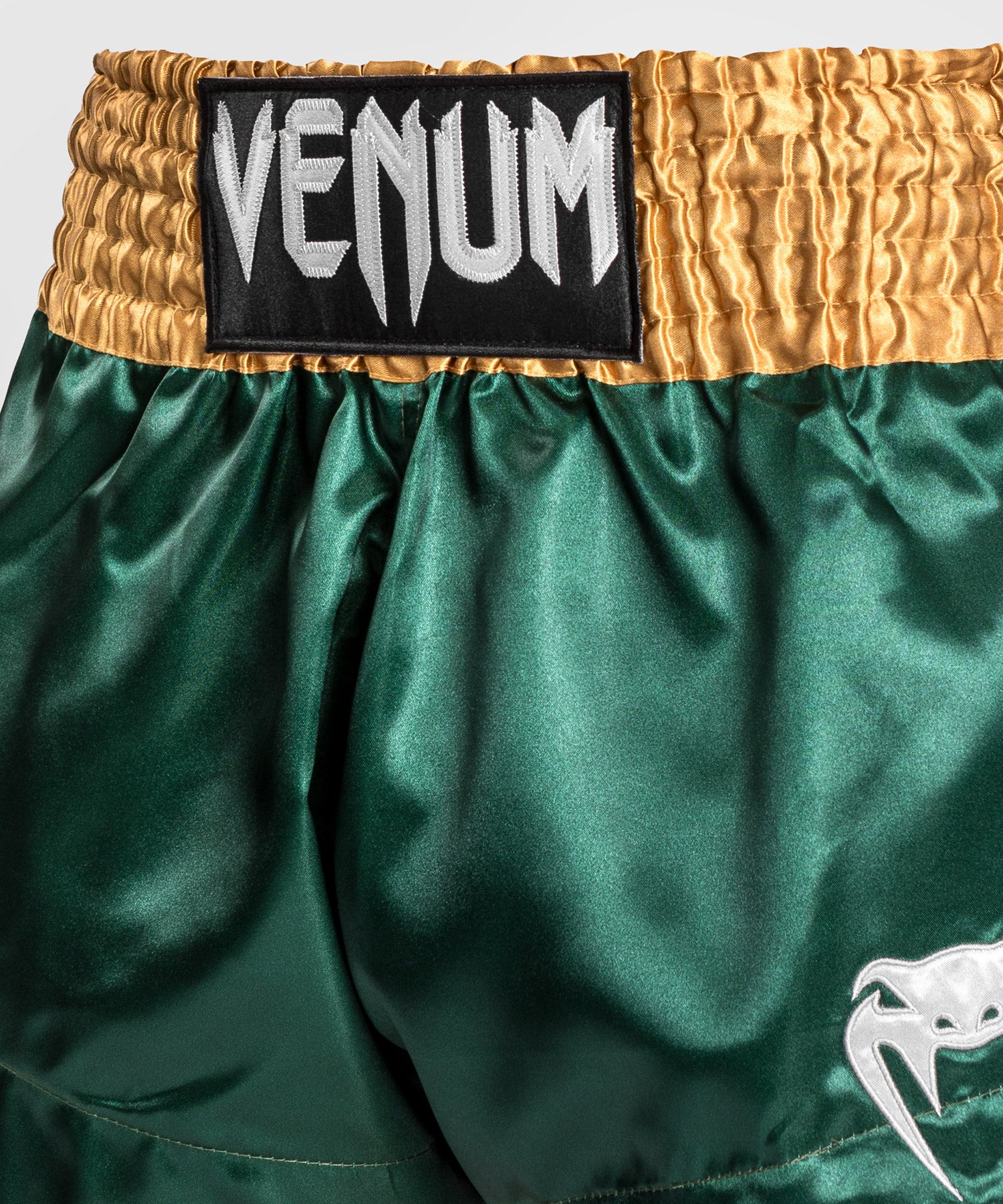 Шорти для тайського боксу Venum Muay Thaï Short Classic Green Gold White фото