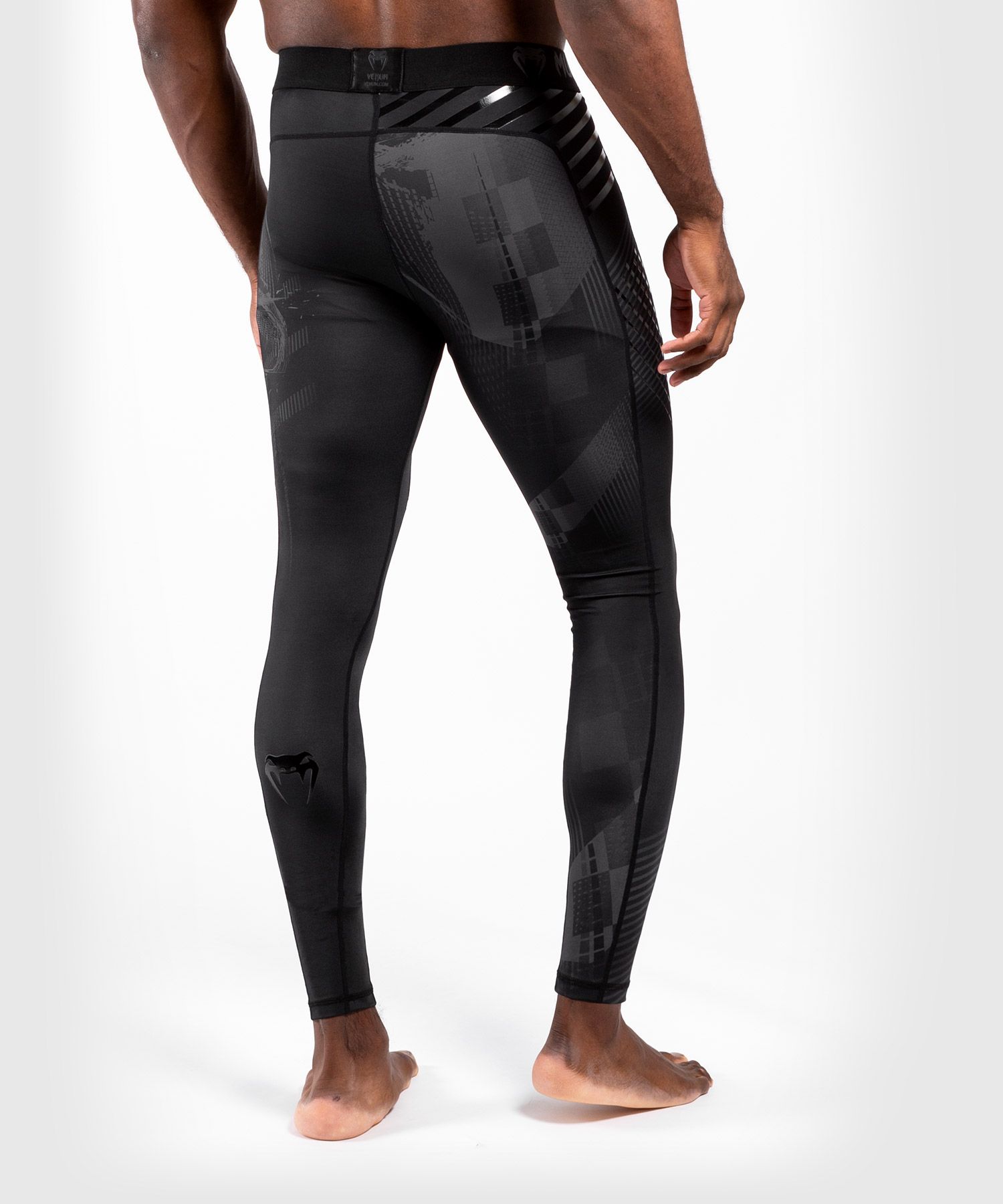 Компрессионные штаны Venum Skull Compression Tights Black Black оригинал