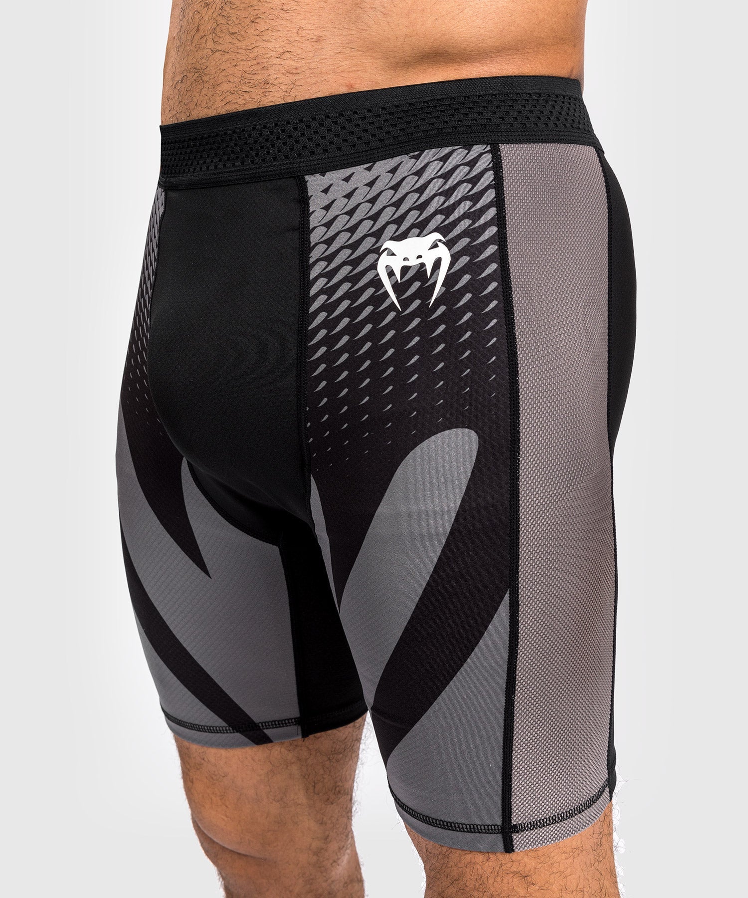 Компрессионные шорты Venum Attack Vale Tudo Shorts Black фото
