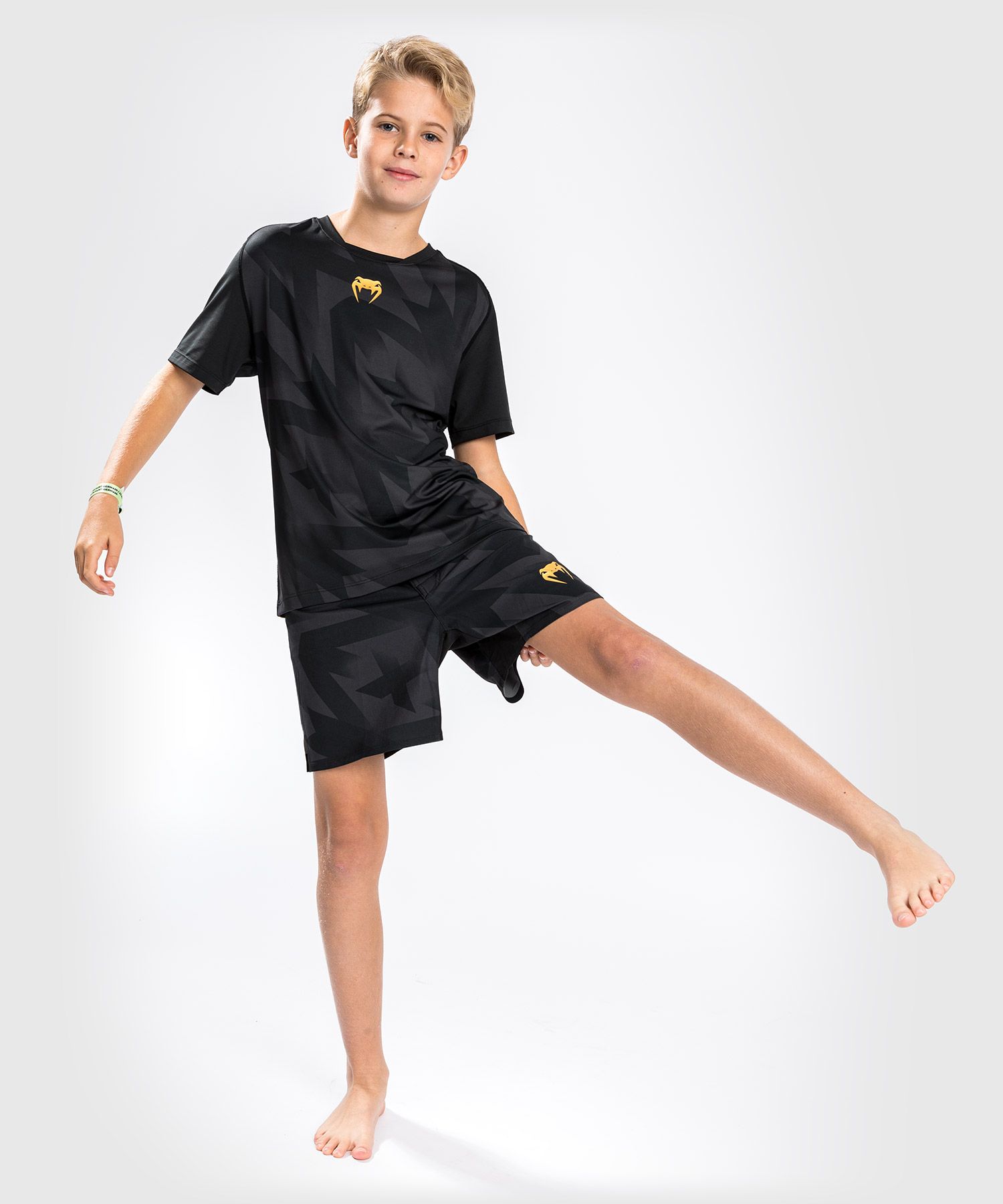 Детская тренировочная футболка Venum Razor Dry Tech T-Shirt For Kids Black Gold цена