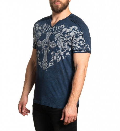 Футболка Affliction Bias SS Slit Neck Black Navy Lava Tint Wash фото