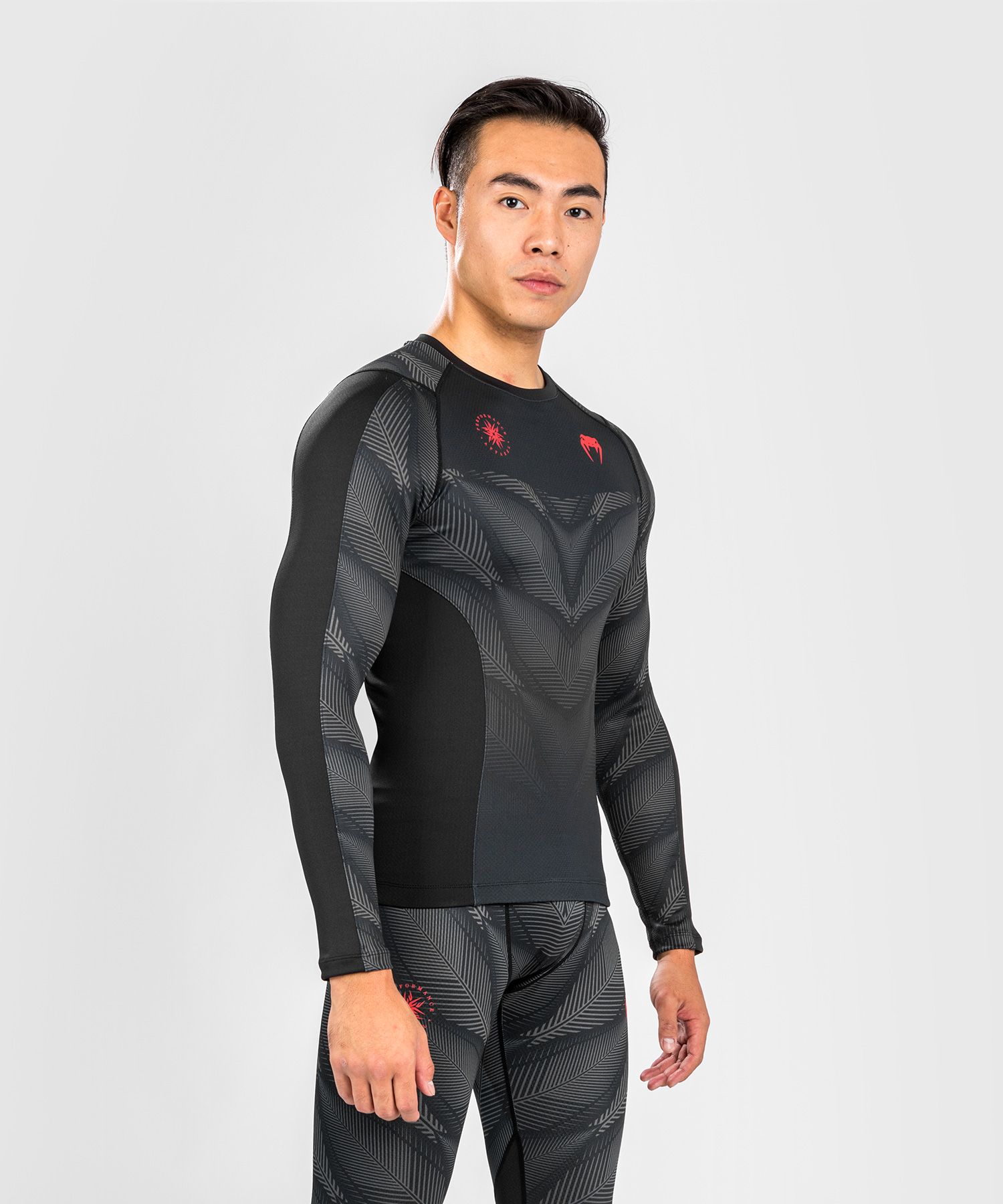 Рашгард Venum Phantom Rashguard Long Sleeves Black Red фото