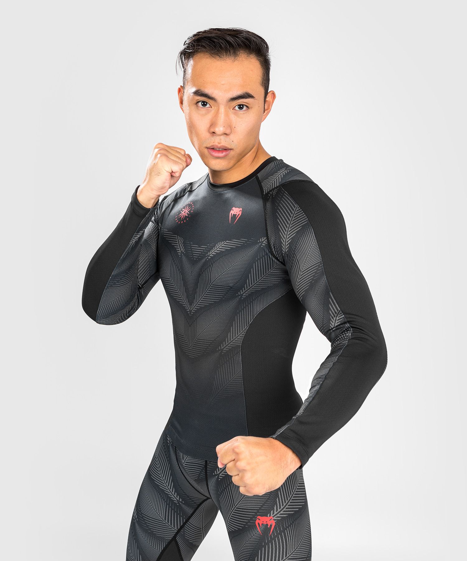 Рашгард Venum Phantom Rashguard Long Sleeves Black Red цена
