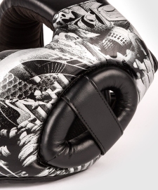Детский боксерский шлем Venum YKZ21 Kids Headgear Black White  размер