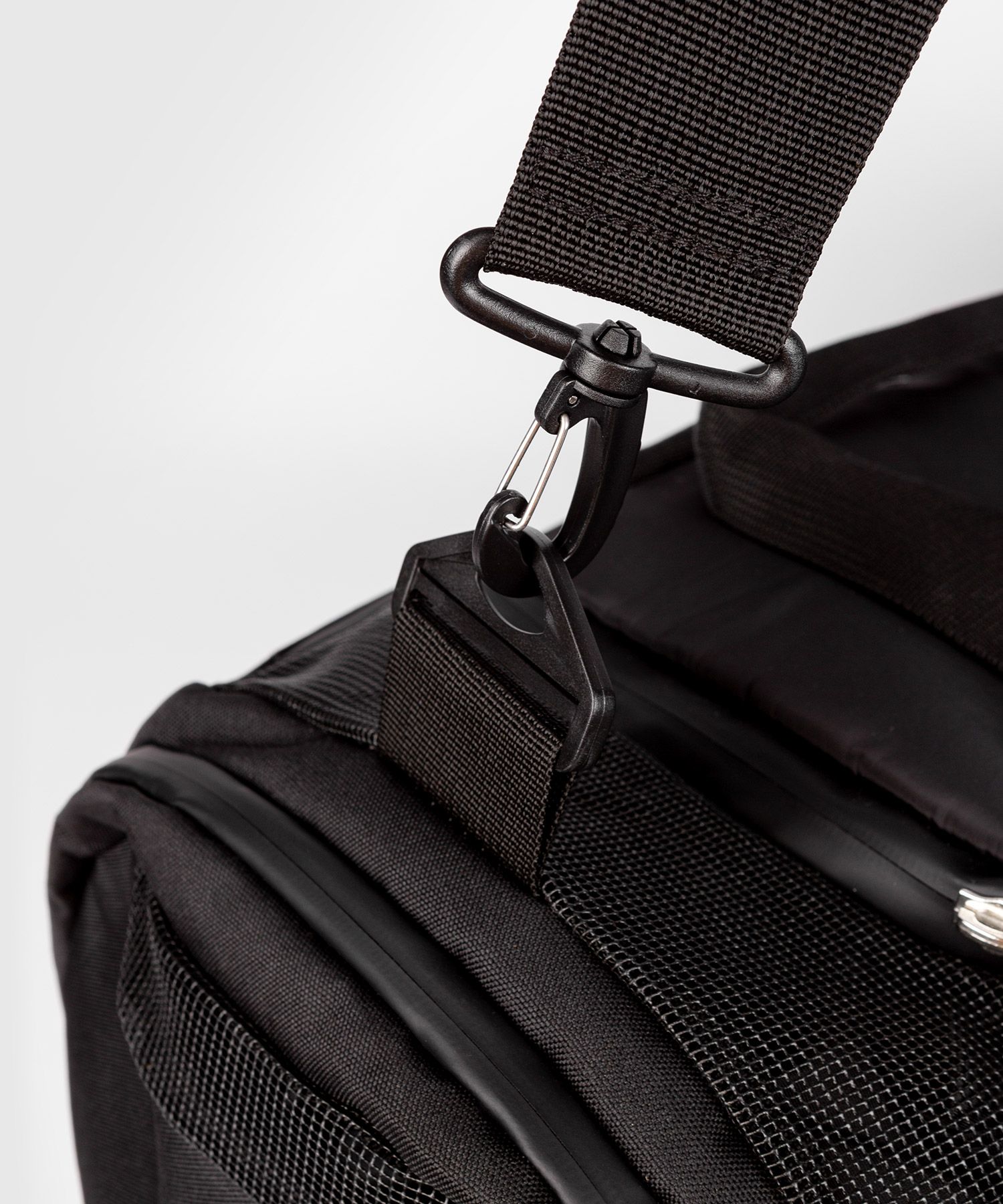 Сумка Venum Stripes Sports Bag Black де купити