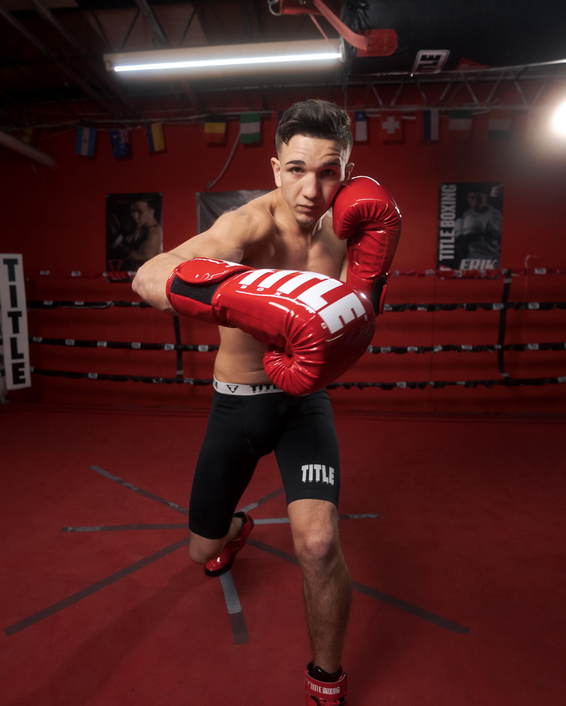 Boxing gloves Title Boxing Inferno Intensity Elastic Training Gloves Red White photo