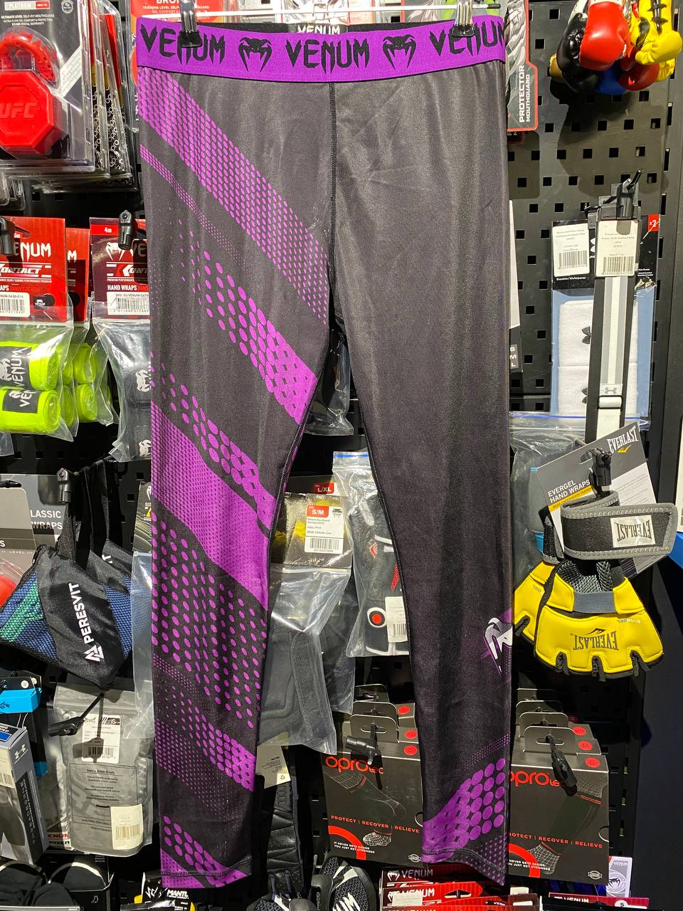УЦІНКА КОМПРЕСІЙНІ ШТАНИ VENUM RAPID SPATS BLACK-PURPLE оригінал