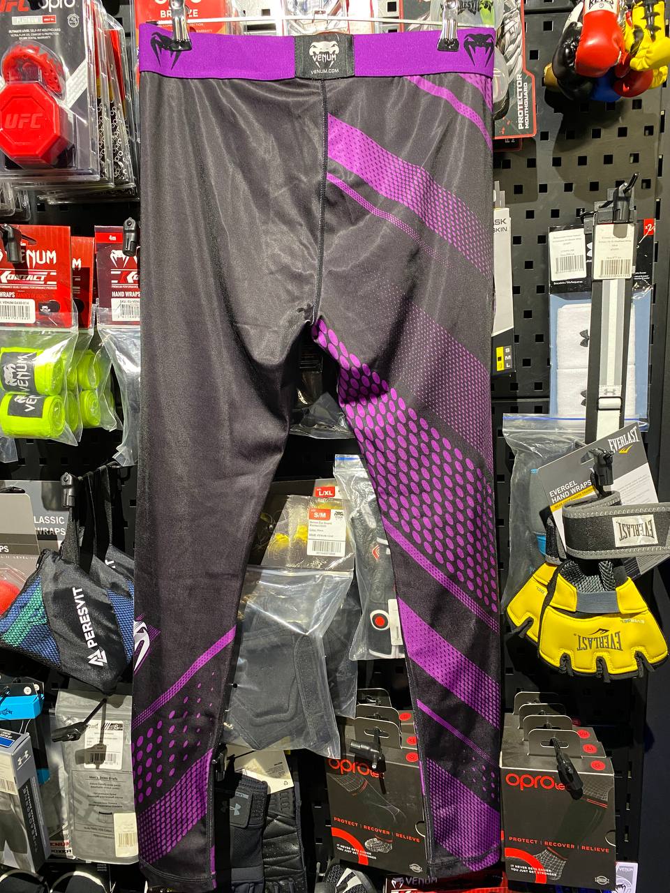 УЦІНКА КОМПРЕСІЙНІ ШТАНИ VENUM RAPID SPATS BLACK-PURPLE фото
