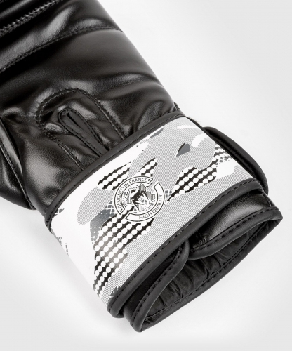 Venum Defender Contender 2.0 Urban Camo boxing gloves photo