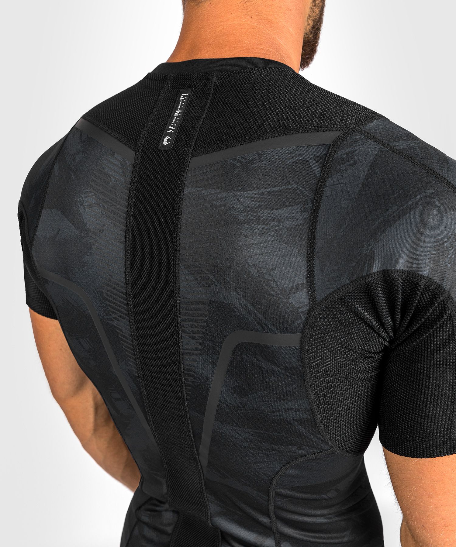 Компрессионная футболка Venum Electron 3.0 Rashguard Short Sleeves Black цена