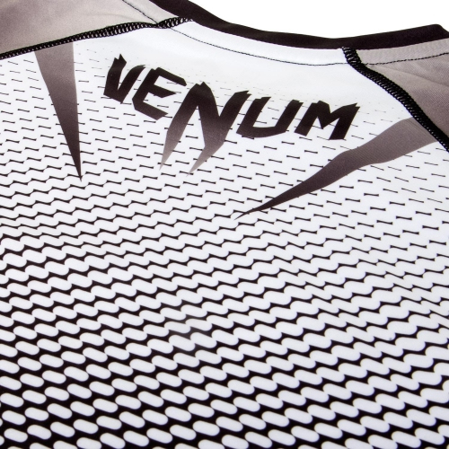 Venum Eyes rashguard Long Sleeve size