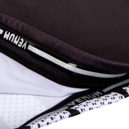 Venum Eyes rashguard Long Sleeve cost