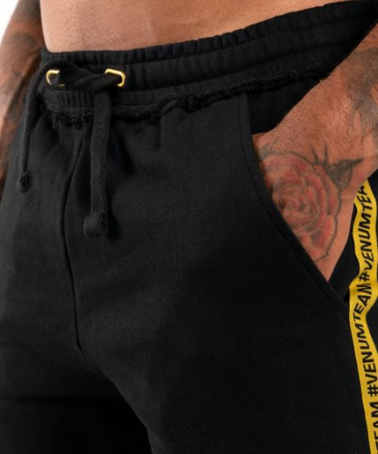 Шорты Venum Cutback 2.0 Cotton Shorts Black Gold фото