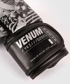 Боксерські рукавиці для дітей Venum YKZ21 Boxing Gloves For Kids Black White оригінал